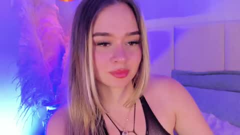 Snapshot of sofia_pamela chatting on 03/01/25, 01:22 SOFIA PAMELA online show from 03/01/25, 01:22