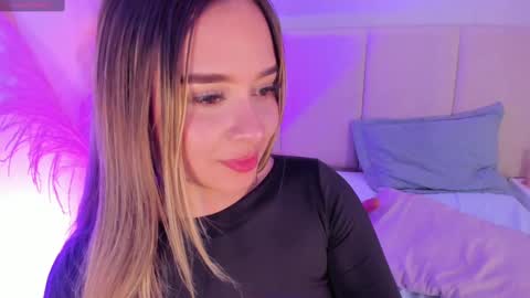 Snapshot of sofia_pamela chatting on 03/11/25, 10:20 SOFIA PAMELA online show from 03/11/25, 10:20