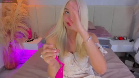 Snapshot of sofia_pamela chatting on 09/08/25, 07:24 SOFIA PAMELA online show from 09/08/25, 07:24