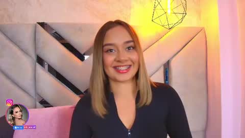 Snapshot of sofia_pamela_ chatting on 06/29/26, 07:14 online show from 06/29/26, 07:14