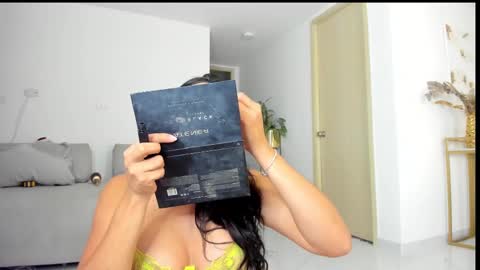 sofia_rivers_ online show from 10/03/25, 11:46