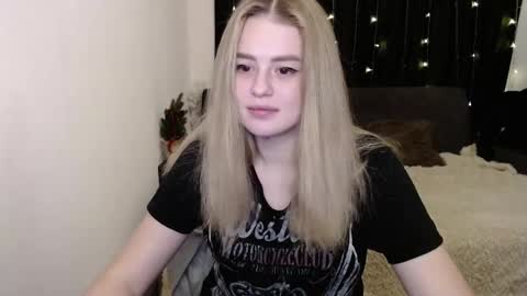 sofia_rosemary online show from 12/24/24, 11:17