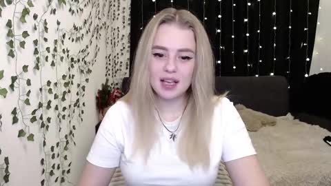 sofia_rosemary online show from 01/05/25, 12:31