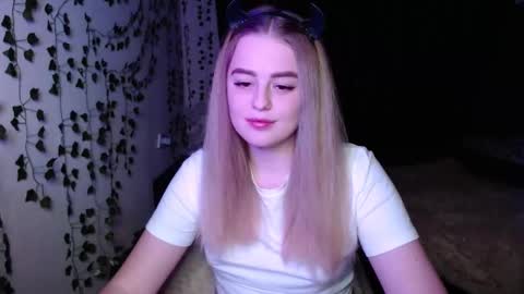 sofia_rosemary online show from 03/06/25, 05:11