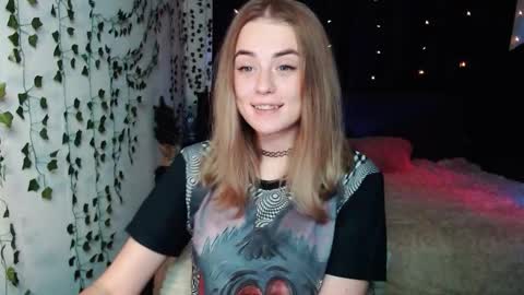 sofia_rosemary online show from 09/11/25, 12:16