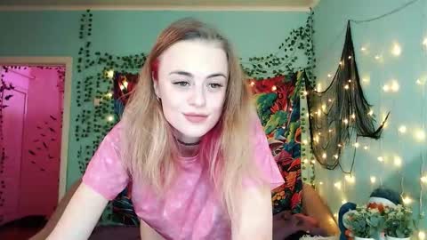 sofia_rosemary online show from 12/17/25, 05:52