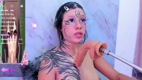 Snapshot of sofia_shadow1 chatting on 08/09/26, 03:23 sofi 3 online show from 08/09/26, 03:23