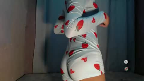 Snapshot of sofia_sweetheart18 chatting on 05/23/26, 09:19 sofia_sweetheart18 online show from 05/23/26, 09:19