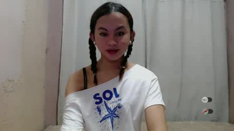 Snapshot of sofia_sweetheart18 chatting on 06/14/26, 11:51 sofia_sweetheart18 online show from 06/14/26, 11:51