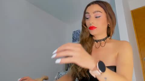 laura online show from 03/09/25, 03:11