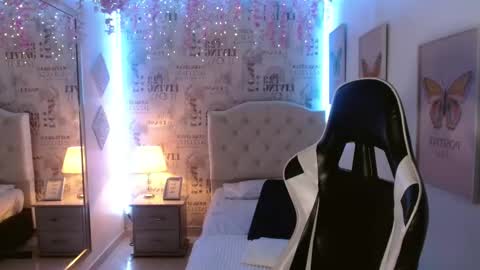 Sofia Tanaka online show from 09/16/25, 12:06