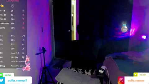 Snapshot of sofia_vanner chatting on 04/23/26, 02:02 SOFIA online show from 04/23/26, 02:02