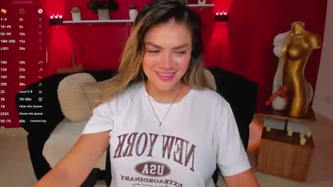sofia_velvetx online show from 05/05/26, 02:36