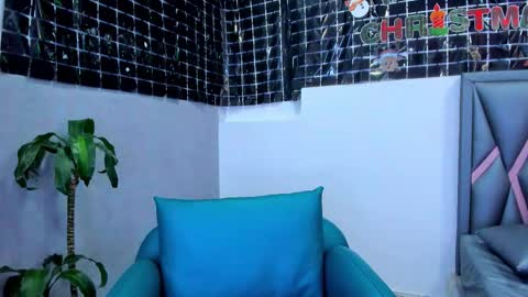 Sofa online show from 12/16/25, 11:37