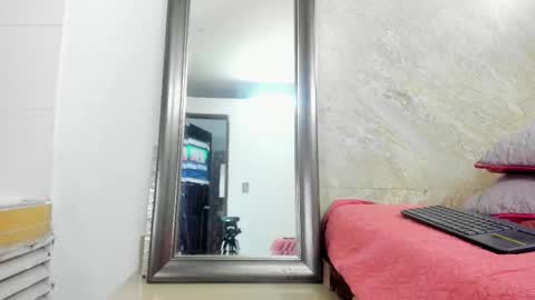 Sofia walke online show from 02/13/25, 01:15