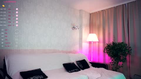 Snapshot of sofiabruno chatting on 12/09/24, 08:44 Hi My name is Sofia Welcome to my room Please thumbs up - its important online show from 12/09/24, 08:44