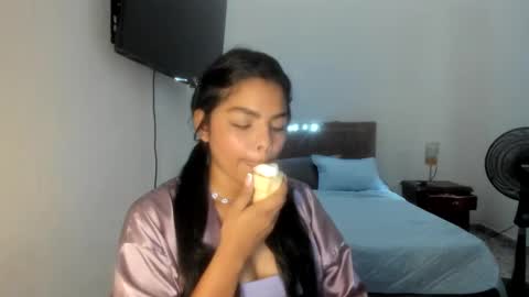 Danna Sofia online show from 10/23/25, 06:50