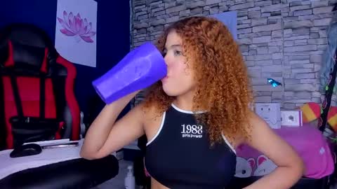 Snapshot of sofiacastillo01 chatting on 01/28/25, 01:05 sofiacastillo01 online show from 01/28/25, 01:05