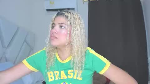 sofiacastillo01 online show from 02/20/26, 02:39