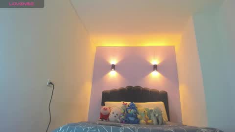 Snapshot of sofiaclaus_19 chatting on 12/21/25, 03:13 Sofia online show from 12/21/25, 03:13