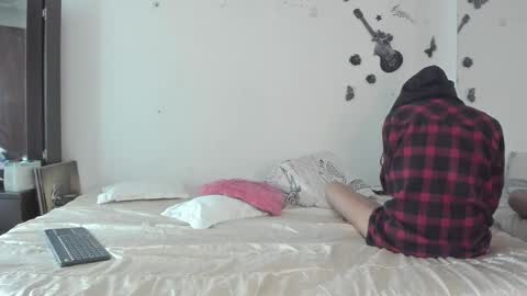 sofiacruz16 online show from 01/03/25, 07:49