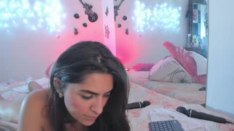 sofiacruz16 online show from 01/17/25, 03:45