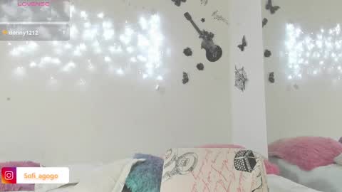 sofiacruz16 online show from 02/05/25, 10:19