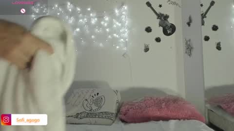 sofiacruz16 online show from 02/07/25, 03:12