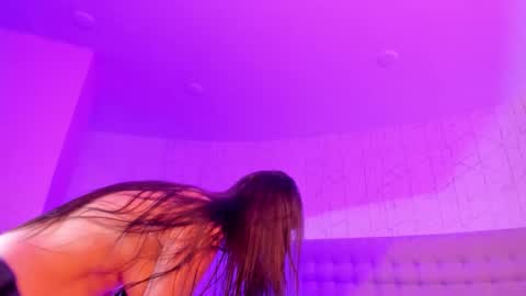 SofiaFontaine online show from 12/17/25, 05:24