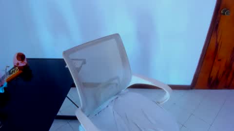 sofia online show from 04/11/26, 10:58