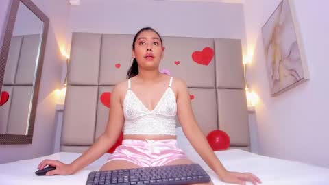Snapshot of sofiamarquez_ chatting on 02/15/25, 04:14 Sofi marquez online show from 02/15/25, 04:14