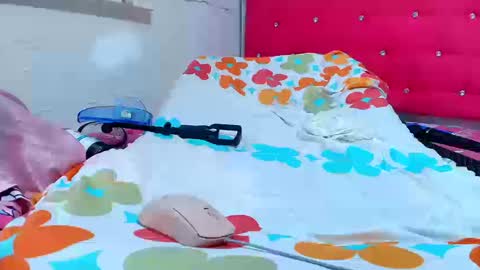 Sofiamillerrs online show from 09/16/25, 09:38