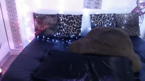 Snapshot of sofianix chatting on 02/16/25, 05:37 SOFIA NIX online show from 02/16/25, 05:37