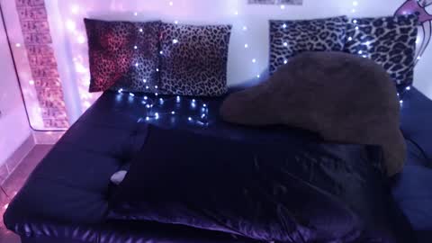 Snapshot of sofianix chatting on 02/28/25, 05:26 SOFIA NIX online show from 02/28/25, 05:26