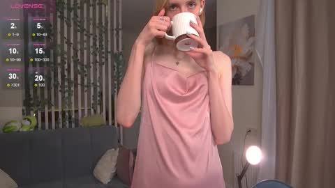 Sofia Help me overcome shynes with 100 thumbs up online show from 10/18/25, 07:47