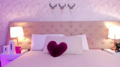 SofiaReyees online show from 02/09/26, 02:10