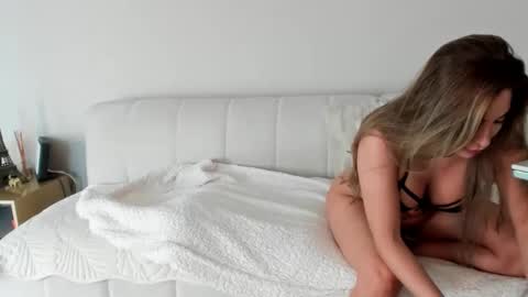 SOFIA   online show from 10/06/25, 09:34