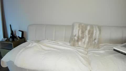 SOFIA   online show from 12/02/25, 10:16