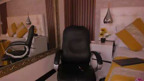 Snapshot of sofiathoompson chatting on 06/17/26, 08:43 sofiathoompson online show from 06/17/26, 08:43