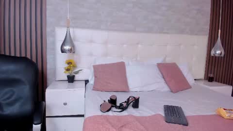 Snapshot of sofiathoompson chatting on 07/04/26, 08:48 sofiathoompson online show from 07/04/26, 08:48