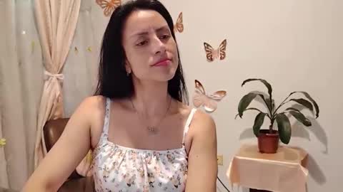 Sofi Bella online show from 10/17/25, 03:36