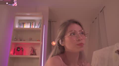 Sofi  online show from 03/06/25, 10:04