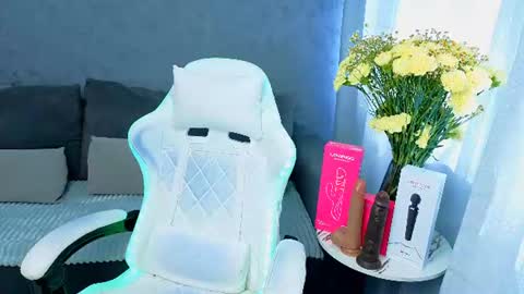 Sofie  Evans online show from 07/18/26, 03:00