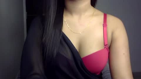 Snapshot of sofie_diva chatting on 02/07/25, 08:20 divya online show from 02/07/25, 08:20