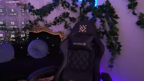 Sofie online show from 11/12/25, 11:36