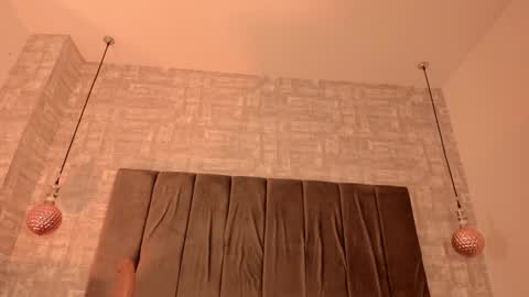 Sofie online show from 10/16/25, 01:17