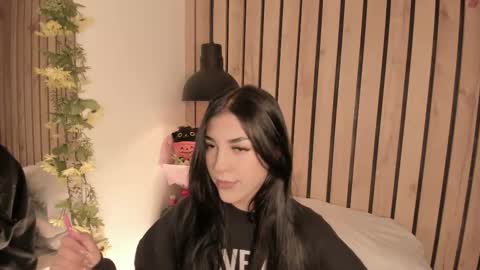 Sofie online show from 12/21/25, 07:21