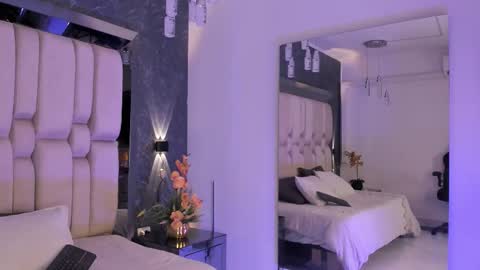  sofie  online show from 10/31/25, 07:48