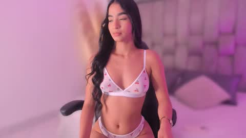  sofie  online show from 11/29/25, 07:28