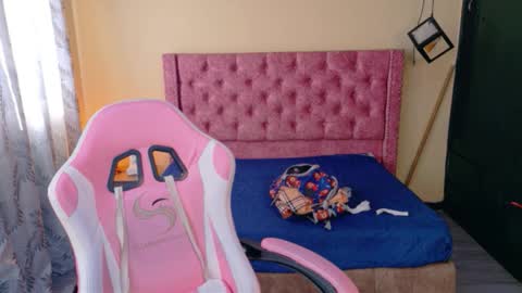 Snapshot of sofii_cute01 chatting on 01/19/26, 02:21 sofii_cute01 online show from 01/19/26, 02:21